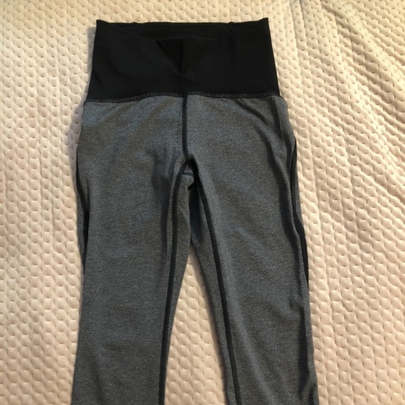 Lululemon train times cropped leggings - Picture 2 of 3